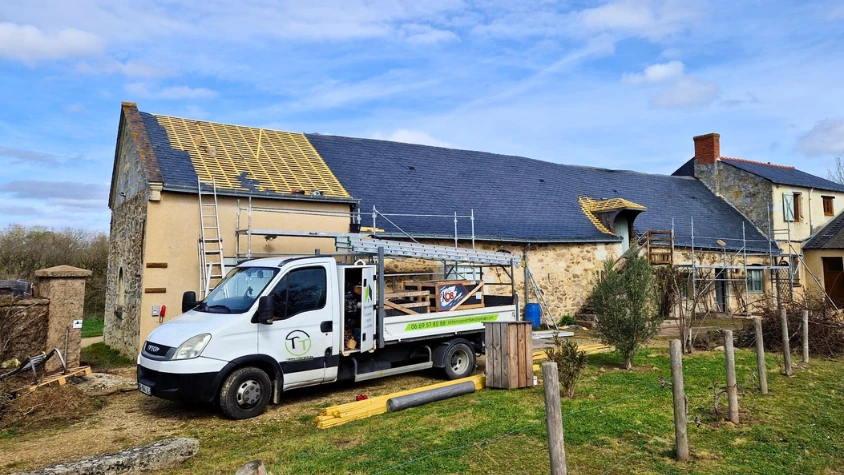 Travaux de couverture à Saumur – tuiles, ardoises, zinc